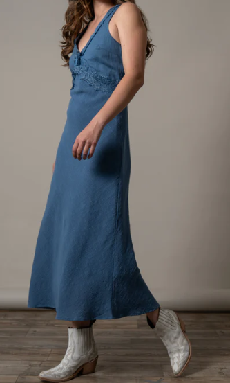 Women's Blue Sleeveless V-Neck Midi Dress with Lace Trim