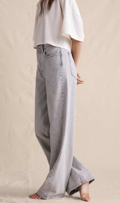 Mid-Rise Baggy-Straight Lightweight Jean
