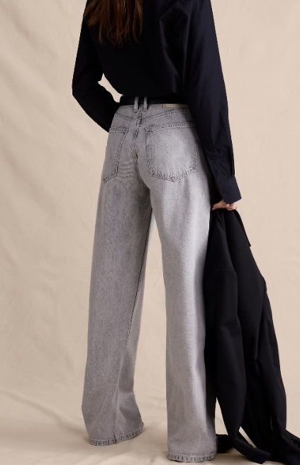 Mid-Rise Baggy-Straight Lightweight Jean